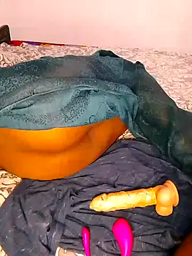 Snapshot of Sexy--queen1 chatting on February 16, 9:48 pm Sexy--queen1 online show from February 16, 9:48 pm