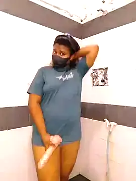 Snapshot of Sexy--queen1 chatting on March 6, 1:24 pm Sexy--queen1 online show from March 6, 1:24 pm