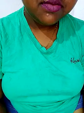 Snapshot of Sexy--queen1 chatting on November 9, 4:16 pm Sexy--queen1 online show from November 9, 4:16 pm