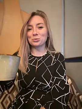 Snapshot of Crazy-Rosa chatting on January 18, 4:10 pm Crazy-Rosa online show from January 18, 4:10 pm