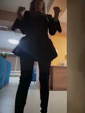 Snapshot of Crazy-Rosa chatting on February 8, 3:31 pm Crazy-Rosa online show from February 8, 3:31 pm