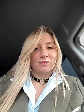 Snapshot of Crazy-Rosa chatting on March 7, 8:34 am Crazy-Rosa online show from March 7, 8:34 am