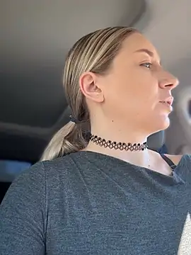 Crazy-Rosa online show from March 25, 7:03 am