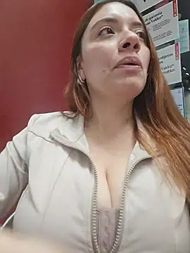 valery mora online show from April 2, 6:05 pm