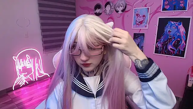 Snapshot of Miwa_violet chatting on May 20, 1:56 am Miwa violet online show from May 20, 1:56 am