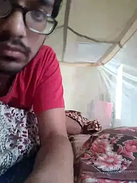 THE NAKED BOY online show from January 1, 4:07 am