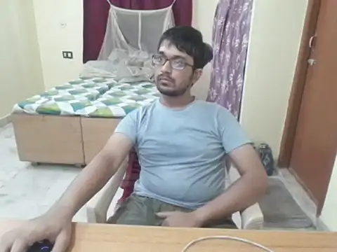THE NAKED BOY online show from June 9, 4:13 am