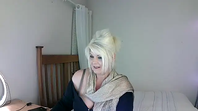 Miahotmilf online show from February 16, 12:30 am