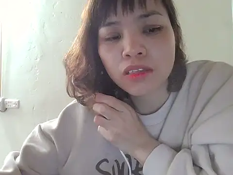 Snapshot of Angela-Eira chatting on December 4, 9:07 am Angela-Eira online show from December 4, 9:07 am