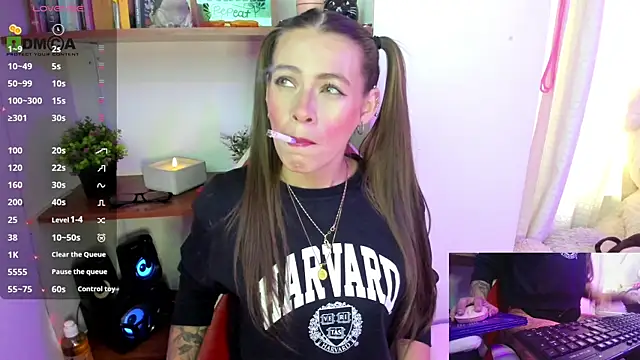 sweetlittlelisa online show from November 9, 7:12 pm