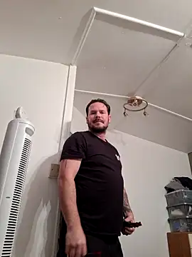 chrisB09 online show from December 15, 6:23 pm