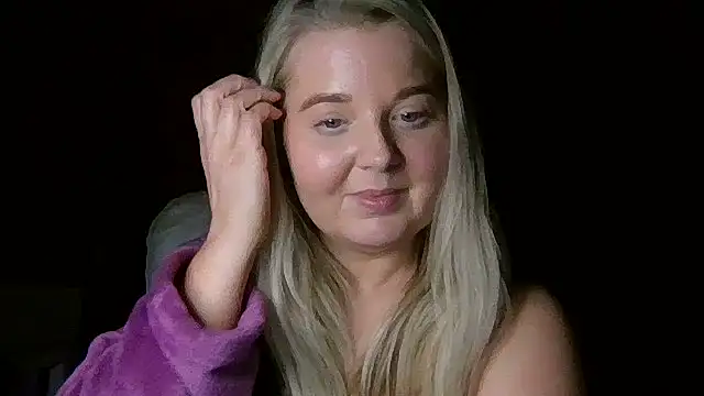 Snapshot of Jessica69G chatting on April 22, 8:10 pm Jessica69G online show from April 22, 8:10 pm
