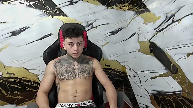 Snapshot of Kevin22_222 chatting on January 2, 2:22 am Kevin22 222 online show from January 2, 2:22 am