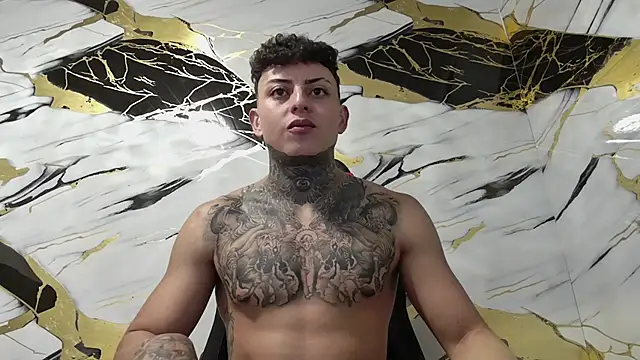 Snapshot of Kevin22_222 chatting on January 3, 3:05 am Kevin22 222 online show from January 3, 3:05 am