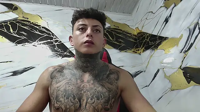 Snapshot of Kevin22_222 chatting on January 7, 4:08 am Kevin22 222 online show from January 7, 4:08 am