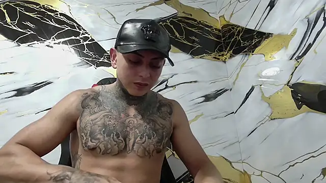 Snapshot of Kevin22_222 chatting on January 7, 10:11 am Kevin22 222 online show from January 7, 10:11 am