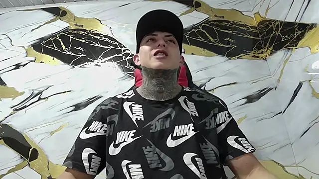 Snapshot of Kevin22_222 chatting on January 10, 2:35 am Kevin22 222 online show from January 10, 2:35 am