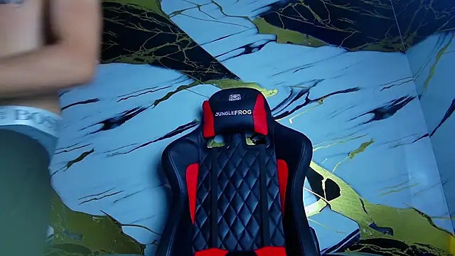 Snapshot of Kevin22_222 chatting on January 25, 5:07 am Kevin22 222 online show from January 25, 5:07 am