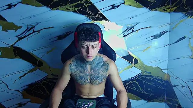 Snapshot of Kevin22_222 chatting on February 1, 1:12 am Kevin22 222 online show from February 1, 1:12 am