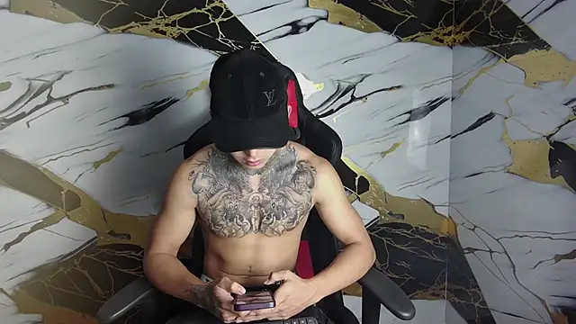 Snapshot of Kevin22_222 chatting on February 2, 3:10 am Kevin22 222 online show from February 2, 3:10 am