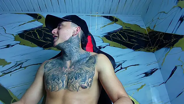 Snapshot of Kevin22_222 chatting on February 2, 6:15 am Kevin22 222 online show from February 2, 6:15 am