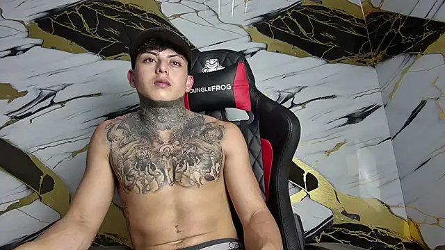 Snapshot of Kevin22_222 chatting on February 3, 5:07 am Kevin22 222 online show from February 3, 5:07 am