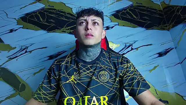 Snapshot of Kevin22_222 chatting on February 6, 2:22 am Kevin22 222 online show from February 6, 2:22 am