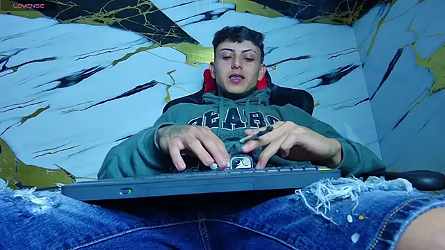 Snapshot of Kevin22_222 chatting on February 9, 2:49 am Kevin22 222 online show from February 9, 2:49 am