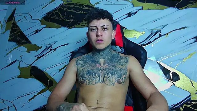 Snapshot of Kevin22_222 chatting on February 11, 3:08 am Kevin22 222 online show from February 11, 3:08 am