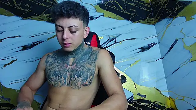 Snapshot of Kevin22_222 chatting on February 11, 6:08 am Kevin22 222 online show from February 11, 6:08 am