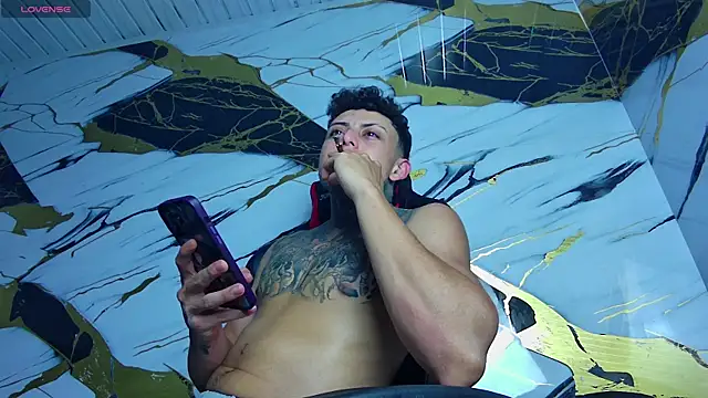 Snapshot of Kevin22_222 chatting on February 11, 9:09 am Kevin22 222 online show from February 11, 9:09 am