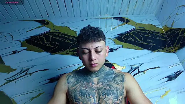 Snapshot of Kevin22_222 chatting on March 1, 3:10 am Kevin22 222 online show from March 1, 3:10 am