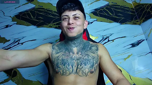 Snapshot of Kevin22_222 chatting on March 3, 2:15 am Kevin22 222 online show from March 3, 2:15 am