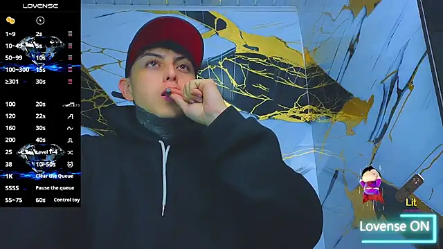 Snapshot of Kevin22_222 chatting on September 12, 6:13 am Kevin22 222 online show from September 12, 6:13 am