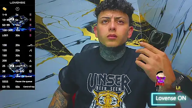 Snapshot of Kevin22_222 chatting on September 17, 6:15 am Kevin22 222 online show from September 17, 6:15 am