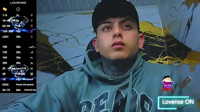 Snapshot of Kevin22_222 chatting on September 24, 5:44 am Kevin22 222 online show from September 24, 5:44 am