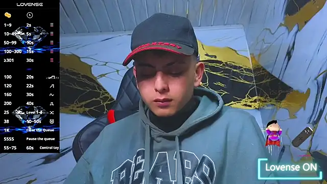 Snapshot of Kevin22_222 chatting on October 1, 5:13 am Kevin22 222 online show from October 1, 5:13 am