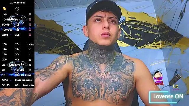 Snapshot of Kevin22_222 chatting on October 6, 5:05 am Kevin22 222 online show from October 6, 5:05 am