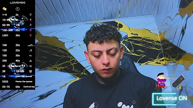 Snapshot of Kevin22_222 chatting on October 11, 5:17 am Kevin22 222 online show from October 11, 5:17 am