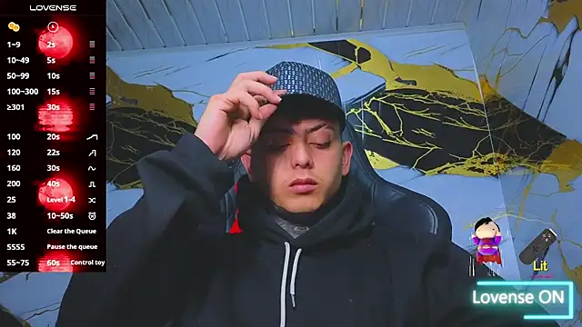 Snapshot of Kevin22_222 chatting on October 21, 3:40 am Kevin22 222 online show from October 21, 3:40 am