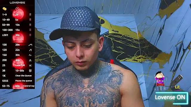 Snapshot of Kevin22_222 chatting on October 26, 4:18 am Kevin22 222 online show from October 26, 4:18 am