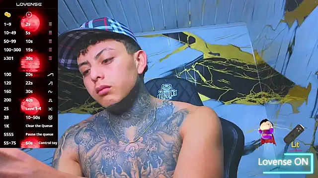 Snapshot of Kevin22_222 chatting on November 5, 4:12 am Kevin22 222 online show from November 5, 4:12 am