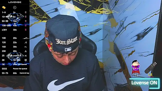 Snapshot of Kevin22_222 chatting on November 15, 4:54 am Kevin22 222 online show from November 15, 4:54 am