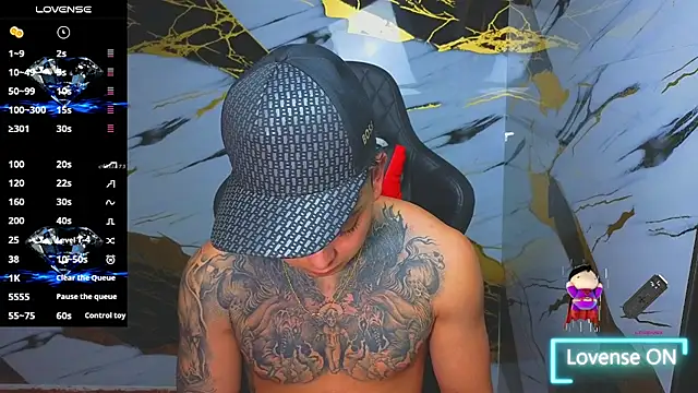 Snapshot of Kevin22_222 chatting on November 20, 3:07 am Kevin22 222 online show from November 20, 3:07 am