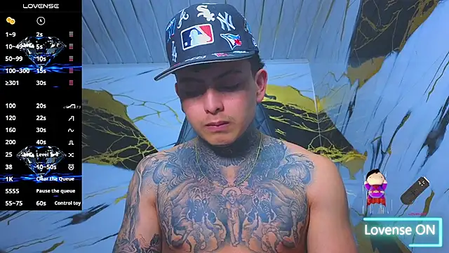 Snapshot of Kevin22_222 chatting on November 28, 3:09 am Kevin22 222 online show from November 28, 3:09 am