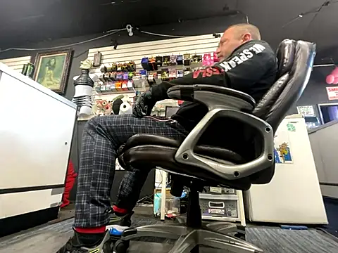 Snapshot of RawRyder8 chatting on November 6, 9:48 pm RawRyder8 online show from November 6, 9:48 pm