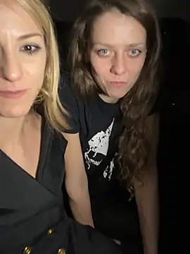 missdaisydiamond777 online show from February 11, 9:09 pm