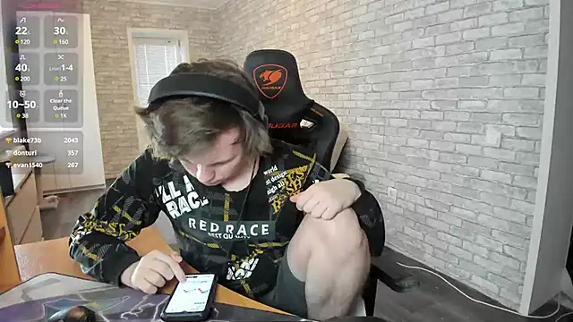 iliaskrislove online show from March 12, 7:02 am