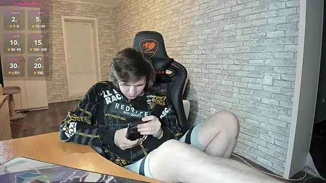 iliaskrislove online show from March 14, 4:51 pm