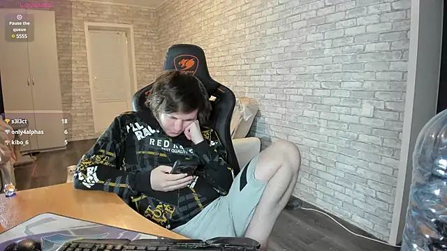 iliaskrislove online show from March 15, 7:27 pm